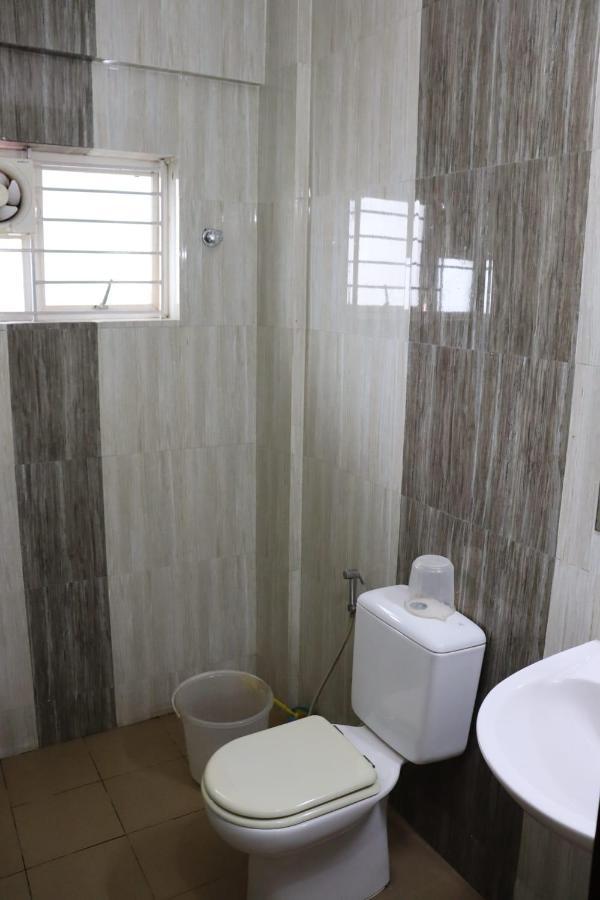 Hotel Uthradam Towers Thiruvananthapuram Zewnętrze zdjęcie